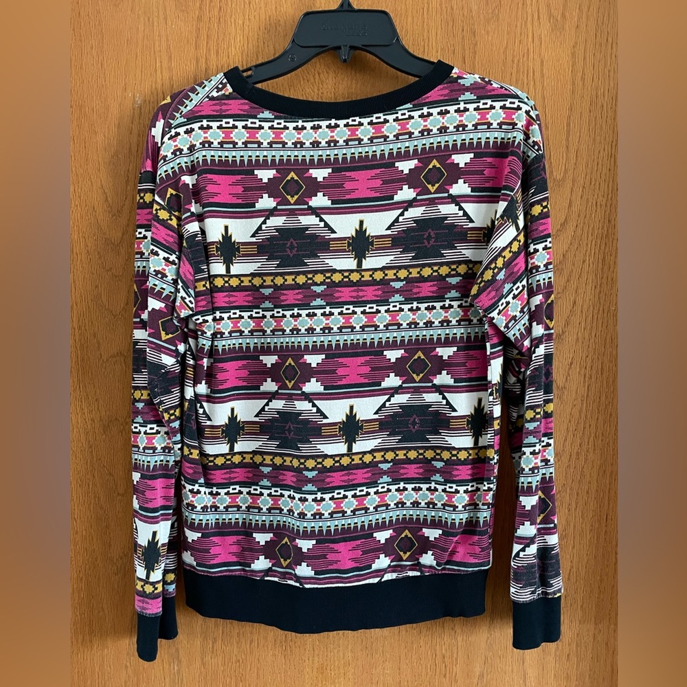 XS top. Fun design.